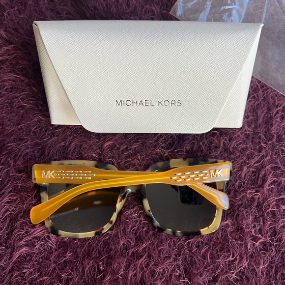 NWT Michael Kors Cortina Sunglasses - Picture 2 of 7